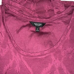 Vera Wang maroon knit top medium